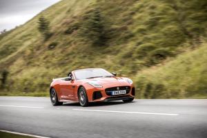 Jaguar F-Type SVR Convertible 2016 года